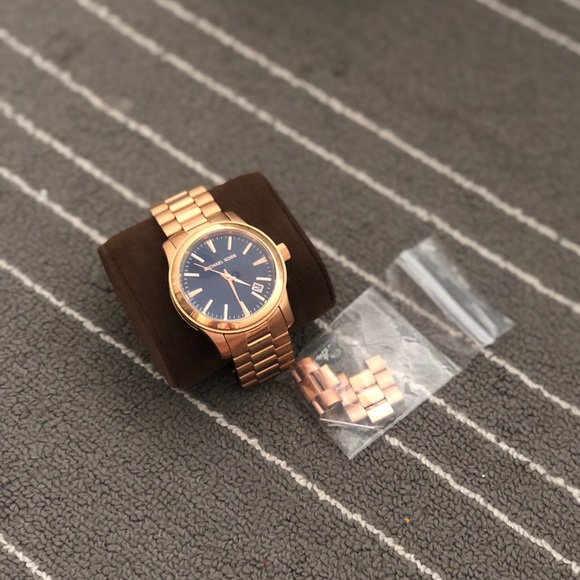 Michael Kors Watch - Picture 4 of 5